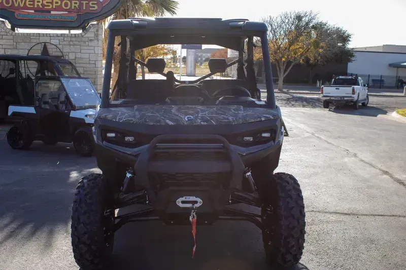 NEW 2026 CAN-AM DEFENDER MAX XT HD11 WITH 1025 INCH TOUCHSCREEN Image 5