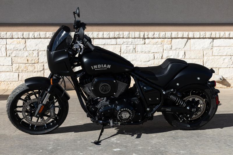 2025 Indian Motorcycle SPORT CHEIF BLACK SMOKE Image 6