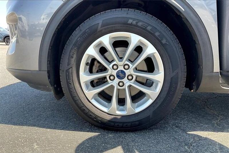 Used 2022 Ford Escape SEImage 8