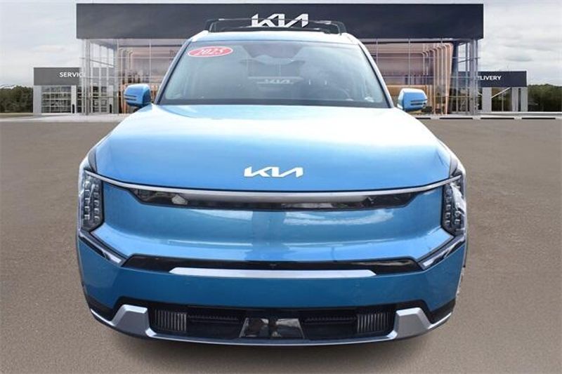 2025 Kia EV9 LandImage 8