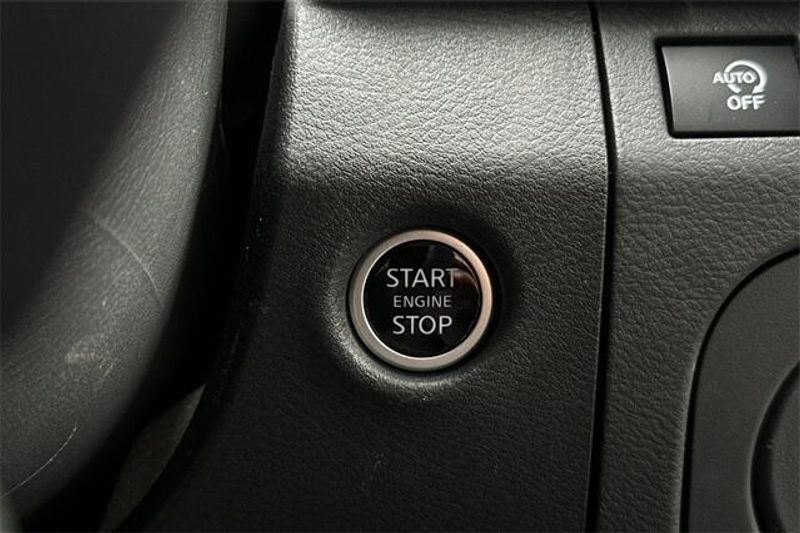 New 2025 Nissan Frontier SVImage 18