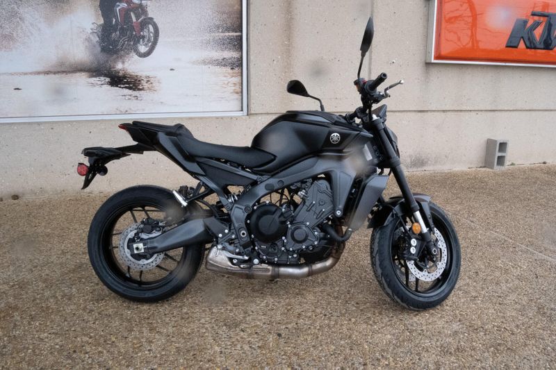 2025 Yamaha MT09 MATTE RAVEN BLACKImage 13