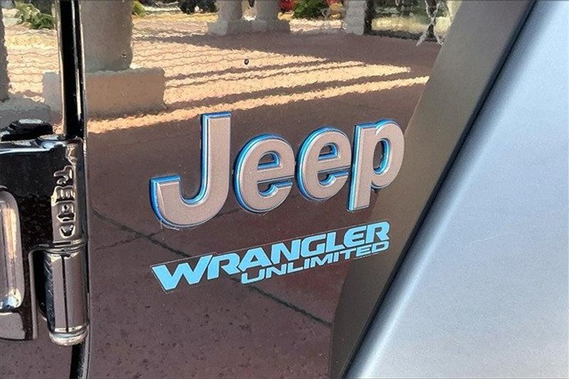 2022 Jeep Wrangler 4xE Unlimited Rubicon 4xeImage 7