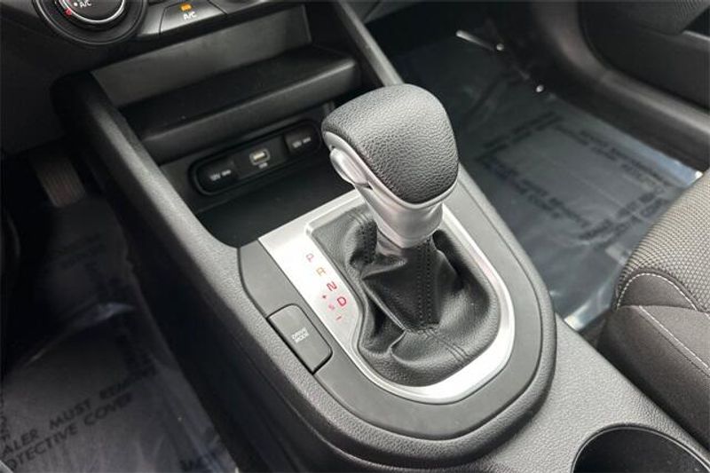 Used 2023 Kia Forte LXSImage 18