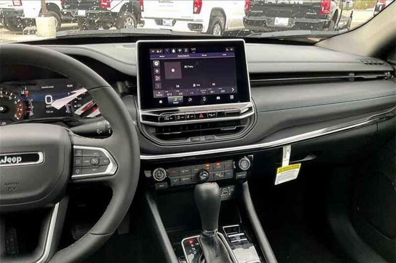 2026 Jeep Compass Limited Altitude photo 4