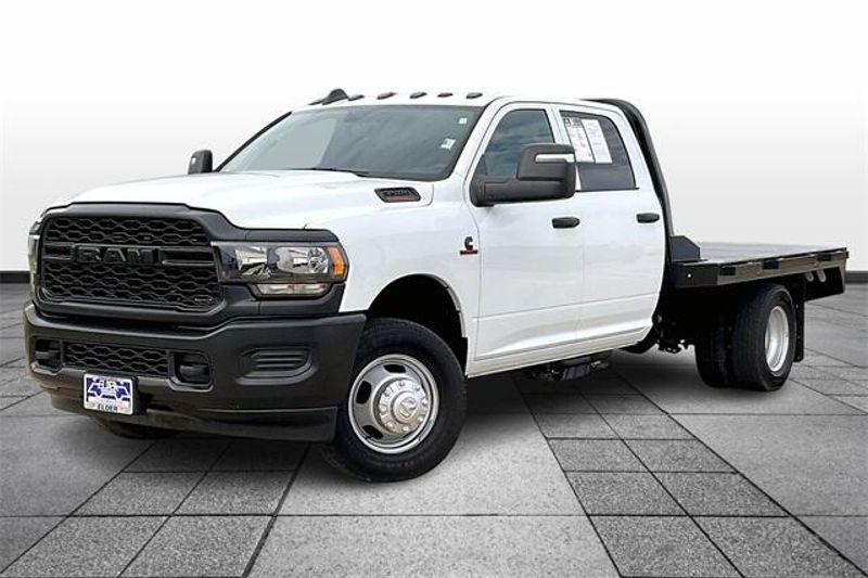 2024 RAM 3500 Chassis TradesmanImage 2