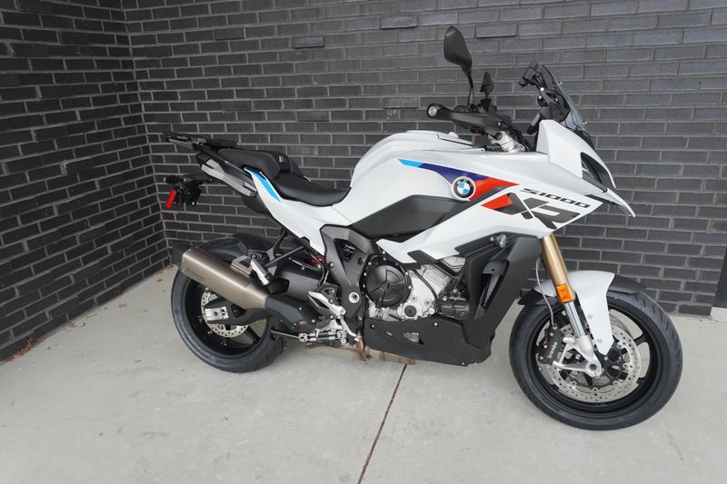 New 2026 BMW M1000XR 