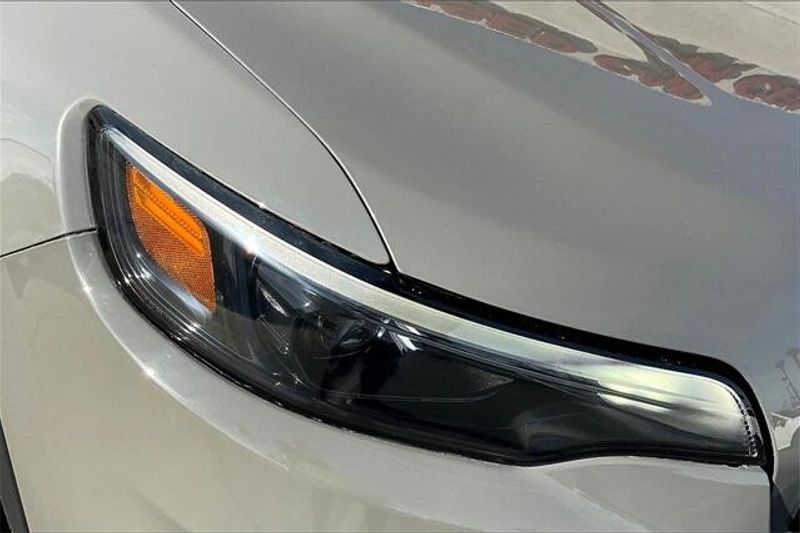 Used 2023 Jeep Cherokee AltitudeImage 27