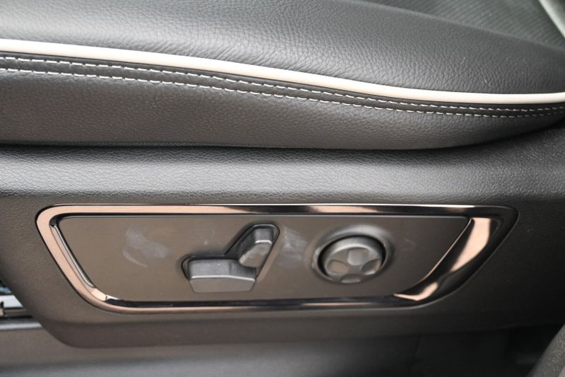 2025 RAM 1500 LimitedImage 19
