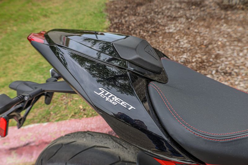 USED 2018 TRIUMPH STREET TRIPLE R Image 8