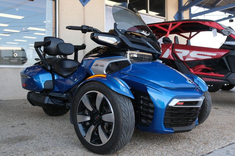 2018 Can-Am SPYDER F3T BLUEImage 12