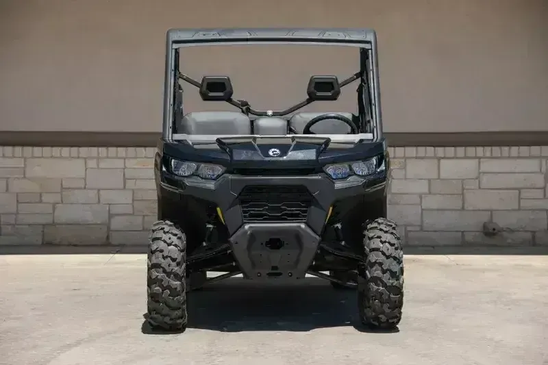 2025 Can-Am DEFENDER DPS 64 HD10 STEALTH BLACKImage 3