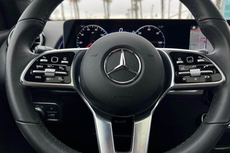2023 Mercedes-Benz EQB 300Image 27