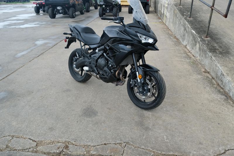 2023 Kawasaki VERSYS 650 LT METALLIC SPARK BLACK AND METALLIC FLAT SPARK BLACK Image 1