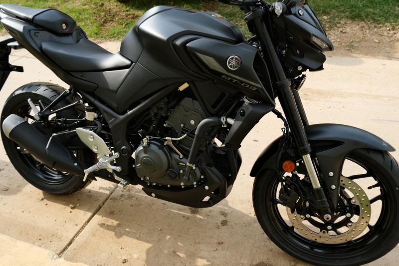 2025 Yamaha MT03 MATTE STEALTH BLACK Image 9