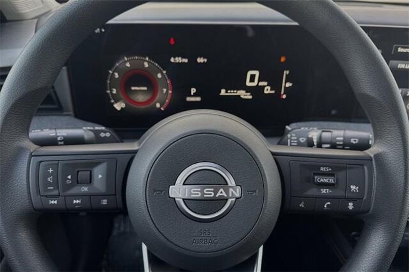 2025 Nissan Kicks SVImage 20