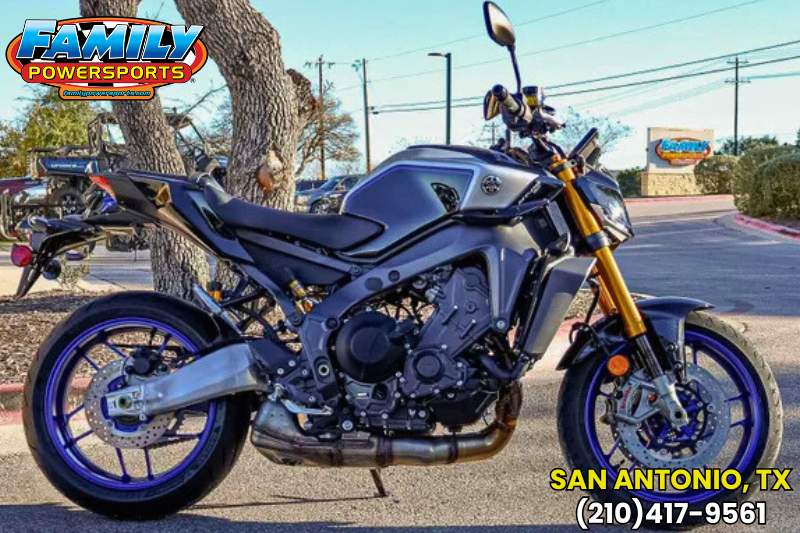 2025 Yamaha MT09 SP LIQUID METAL AND RAVENImage 1