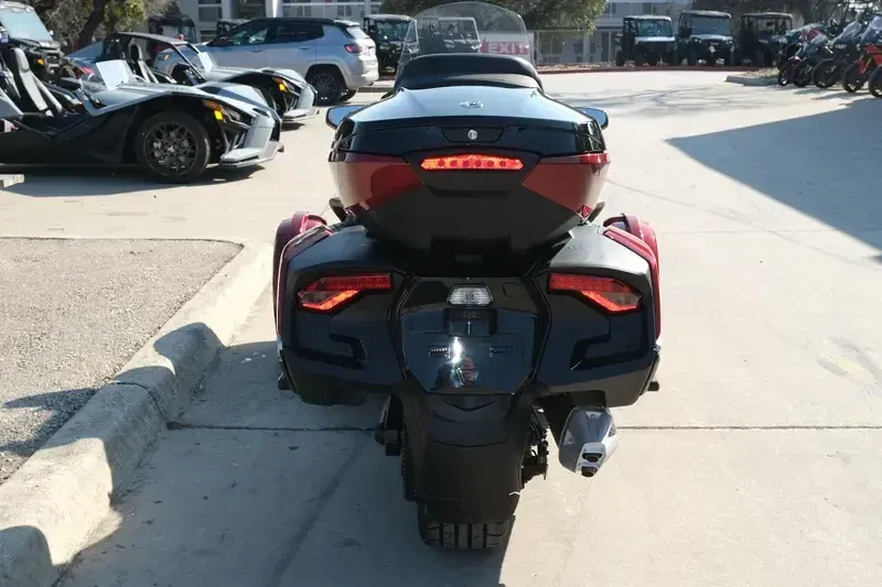 2025 Can-Am SPYDER RT LIMITED DEEP MARSALA METALLIC WITH PLATINUM ACCENTSImage 10