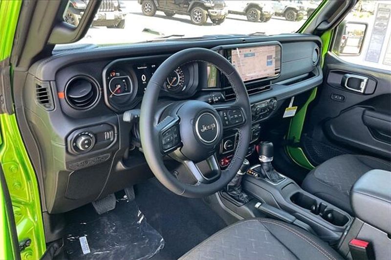 New 2025 Jeep Gladiator Mojave 4x4Image 6