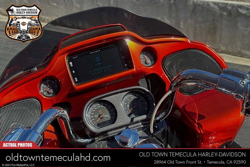 2018 Harley-Davidson Road Glide in a ORNGLAVA/DKALOY W/PINSTRIPE exterior color. BMW Motorcycles of Temecula – Southern California (951) 506-6903 bmwmotorcyclesoftemecula.com 