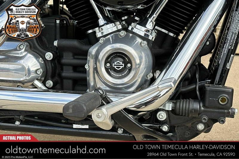 2023 Harley-Davidson Softail in a Black exterior color. BMW Motorcycles of Temecula – Southern California (951) 506-6903 bmwmotorcyclesoftemecula.com 