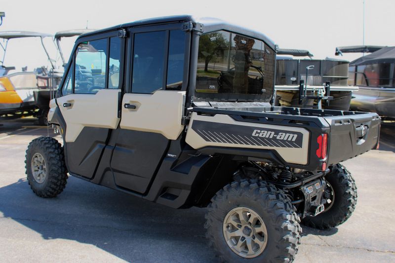 2025 Can-Am DEFENDER MAX LIMITED CAB HD10 DESERT TAN AND STEALTH BLACK Image 7