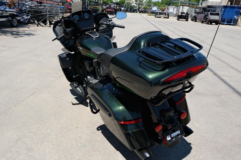 NEW 2025 INDIAN MOTORCYCLE PURSUIT ELITE Image 5