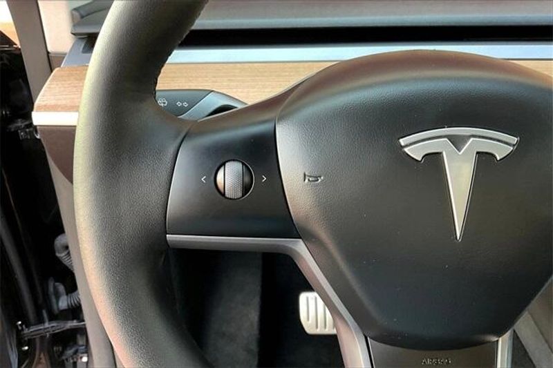 2024 Tesla Model Y PerformanceImage 18