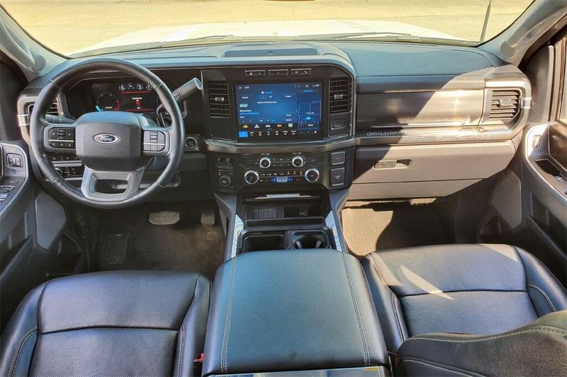 2024 Ford F-350 Lariat photo 24