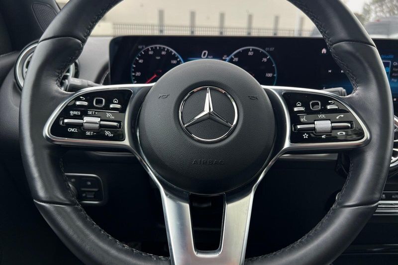 2023 Mercedes-Benz EQB 300Image 27