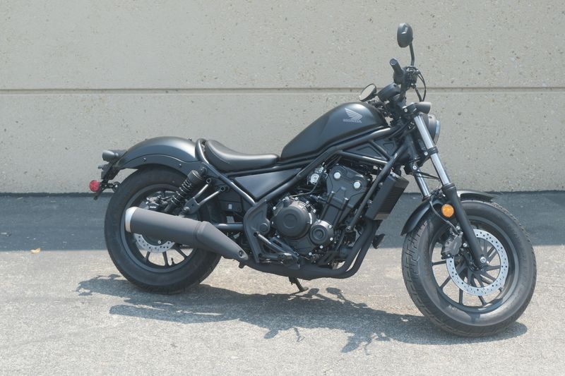 2025 Honda REBEL 500 ABS MATTE BLACK METALLIC Image 2