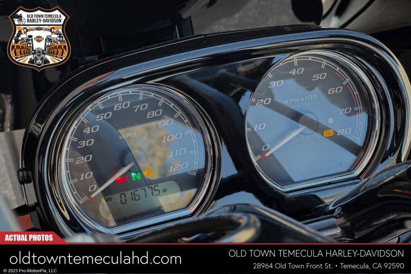 2019 Harley-Davidson Road Glide in a Black exterior color. BMW Motorcycles of Temecula – Southern California (951) 506-6903 bmwmotorcyclesoftemecula.com 