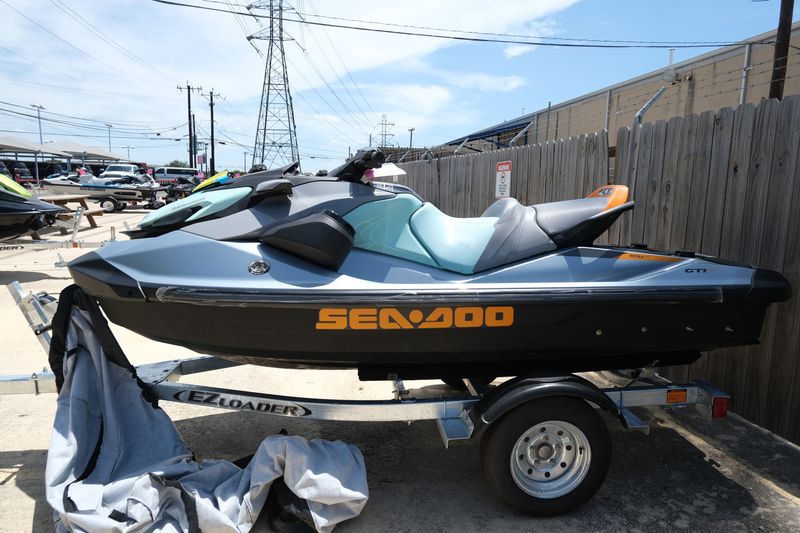 2023 SEADOO GTI SE 130 BRP PREMIUM AUDIO IDF IBR ICE METAL AND NEO MINT Image 11