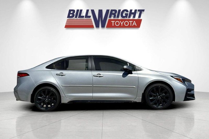 New 2027 Toyota Corolla Hybrid SEImage 2