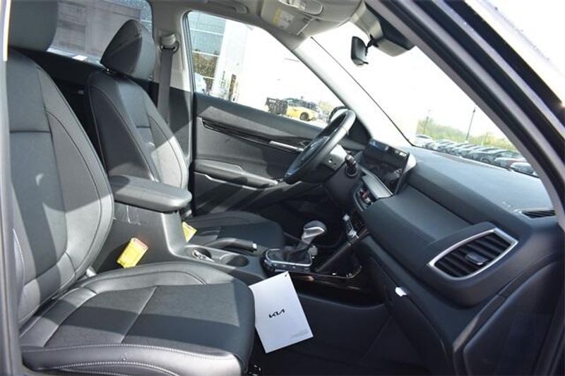 2025 Kia Seltos EXImage 13