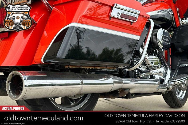 2012 Harley-Davidson Electra Glide in a ELE ORG/BLK DIA W/ PINSTRIP exterior color. BMW Motorcycles of Temecula – Southern California (951) 506-6903 bmwmotorcyclesoftemecula.com 