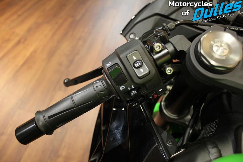 Used 2023 Kawasaki Ninja ZX-6R Image 9