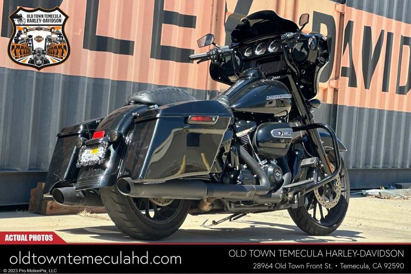 2019 Harley-Davidson Street Glide in a Black exterior color. BMW Motorcycles of Temecula – Southern California (951) 506-6903 bmwmotorcyclesoftemecula.com 