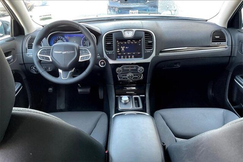Used 2023 Chrysler 300 TouringImage 15