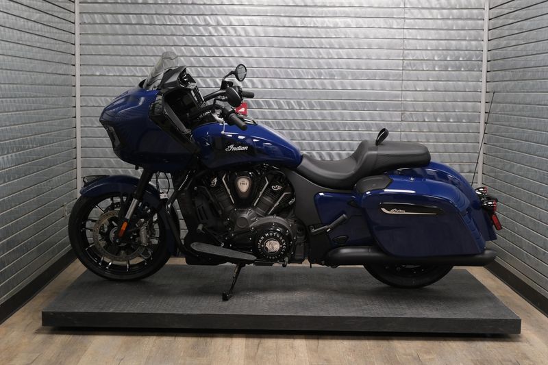 NEW 2025 INDIAN MOTORCYCLE CHALLENGER DARK HORSE Image 6