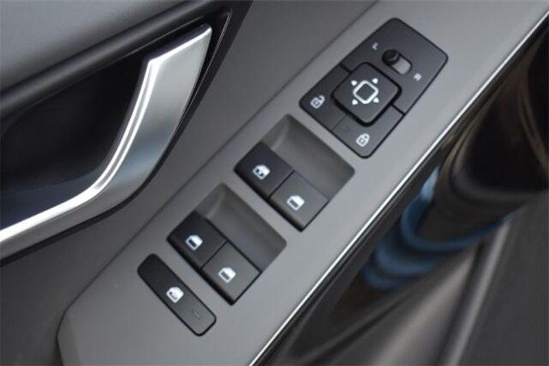 New 2025 Kia Niro EXImage 19