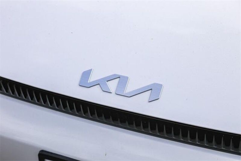 2024 Kia EV6 LightImage 14