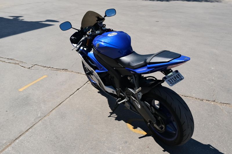 Used 2016 Yamaha YZFR6 BLUE AND SILVER Image 5