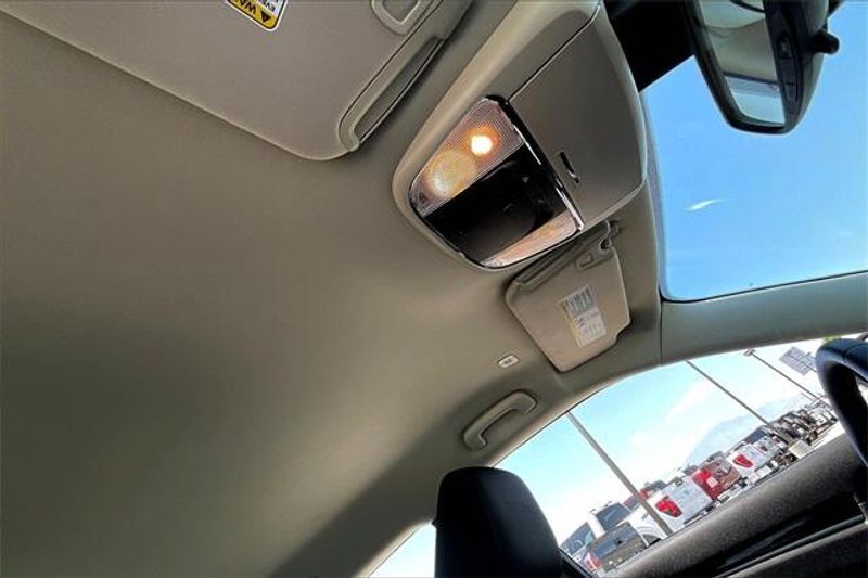 Used 2023 Chrysler 300 TouringImage 29