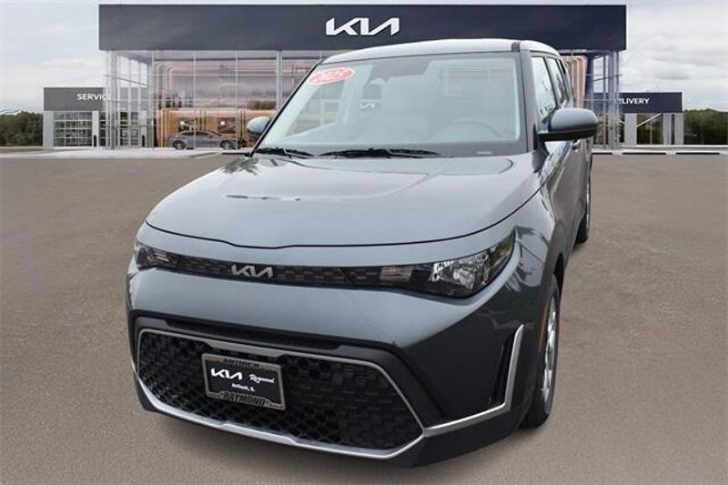 New 2025 Kia Soul LXImage 7