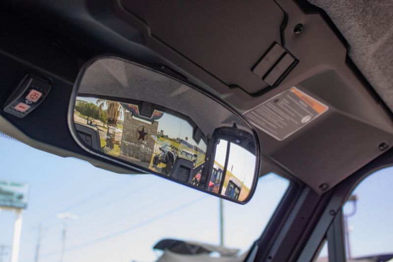 NEW 2026 CAN-AM DEFENDER PRO LIMITED CAB HD10 Image 31