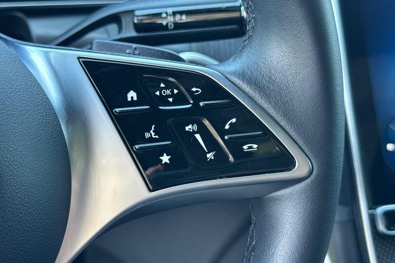 Used 2024 Mercedes-Benz GLC 300Image 28