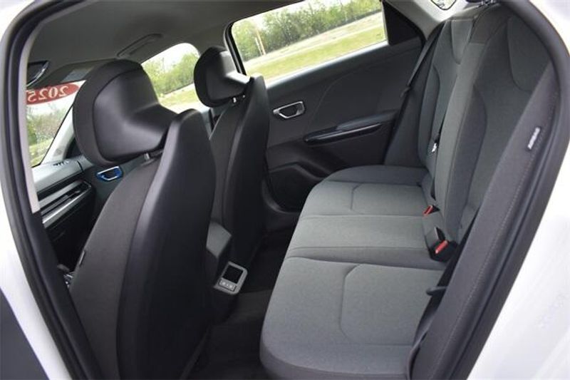 2025 Kia K4 LXSImage 15