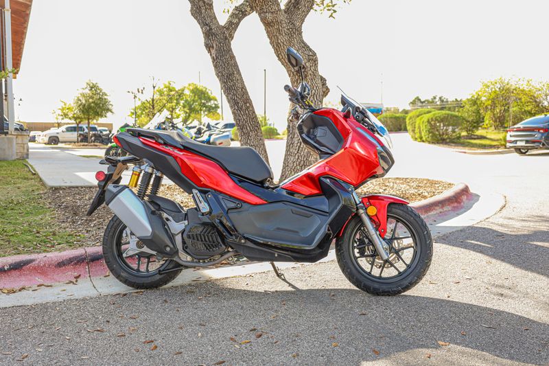 USED 2022 HONDA ADV 150 Image 5