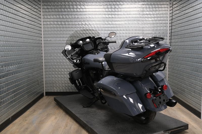 USED 2024 INDIAN MOTORCYCLE PURSUIT DARK HORSE Image 5